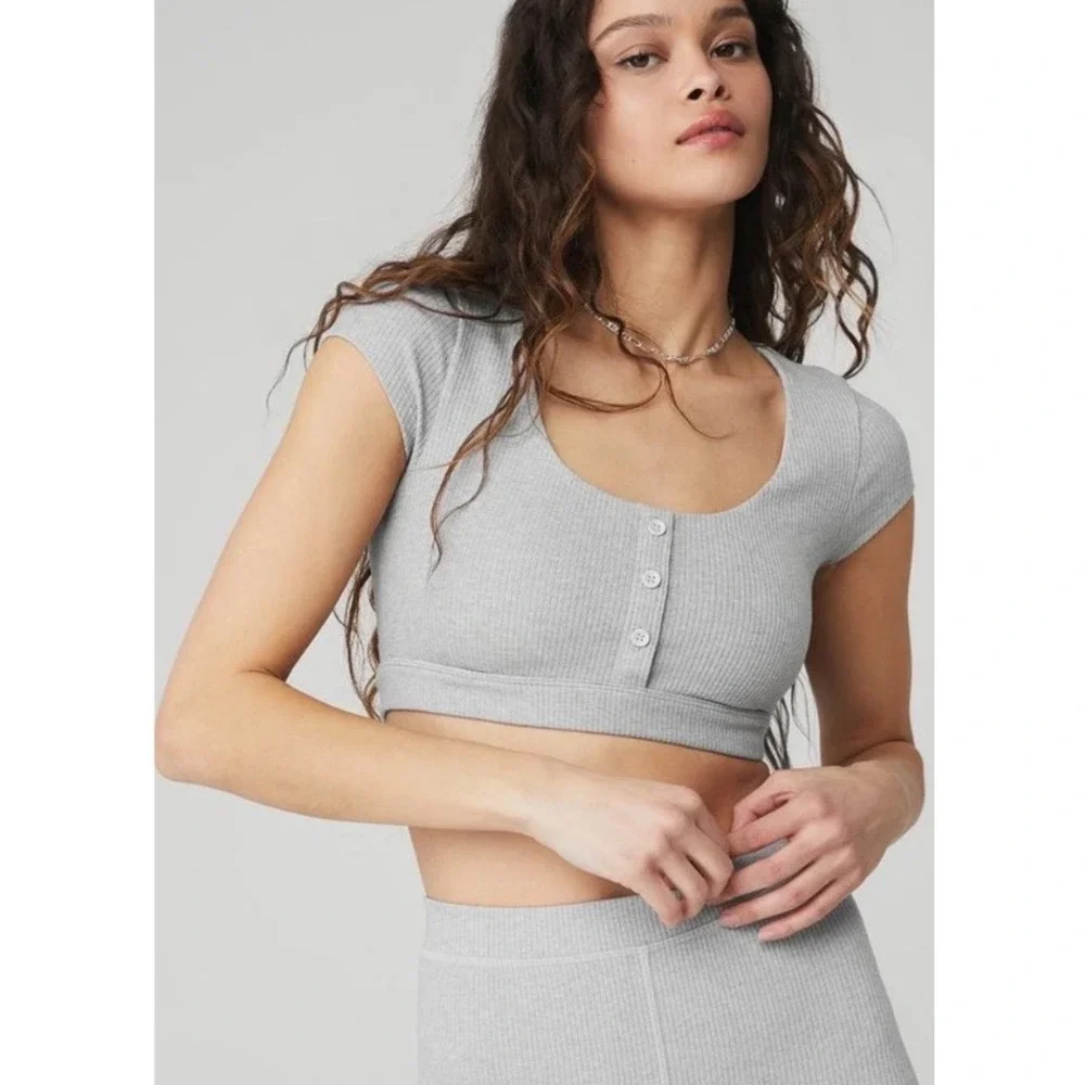 Alo Yoga Blissful Henley Bra Top Athletic Heather Grey Ribbed XS Cap Sleeve